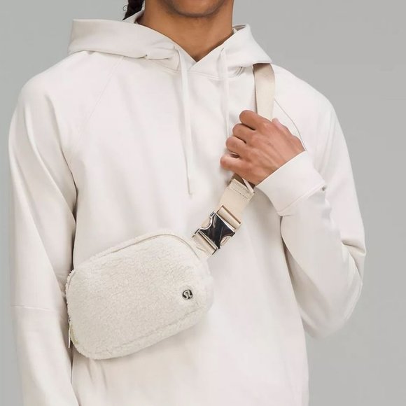 LULULEMON Everywhere FLEECE Belt Bag Crossbody Fanny pack Natural Ivory/Trench - Picture 6 of 6